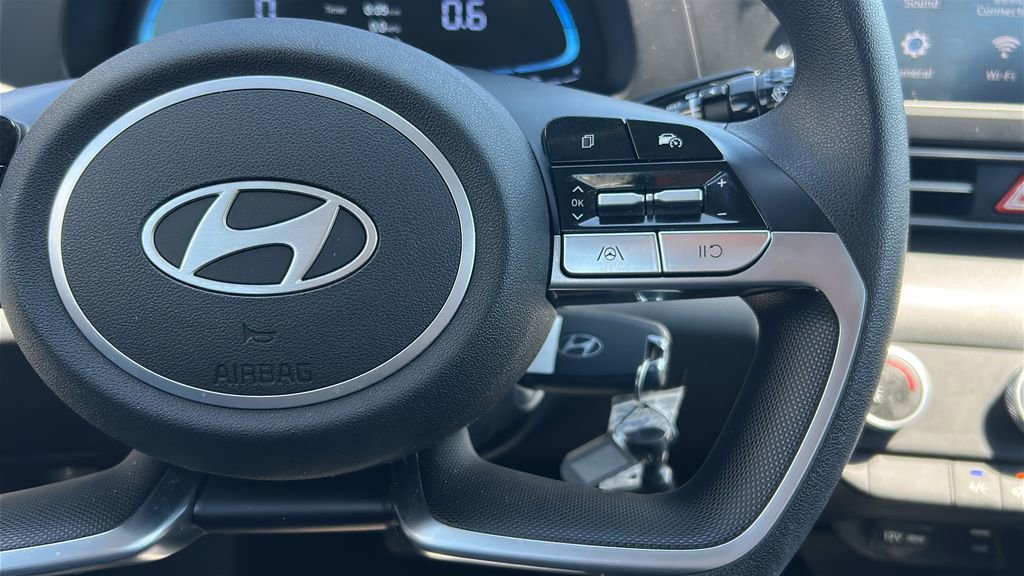 Certified 2025 Hyundai Elantra SE image 28