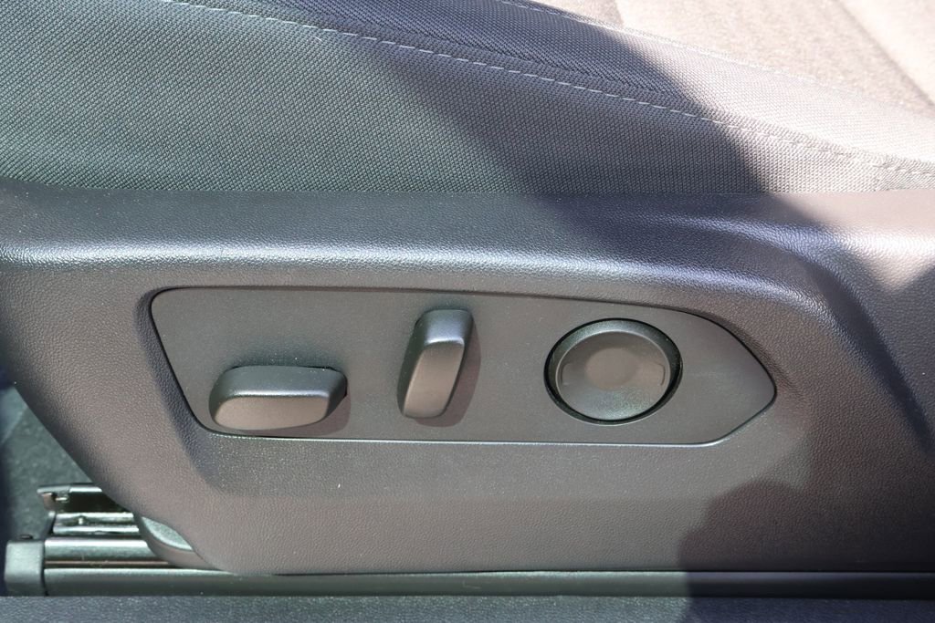 Used 2024 Chevrolet Silverado 2500 LT AWD/4WD image 14