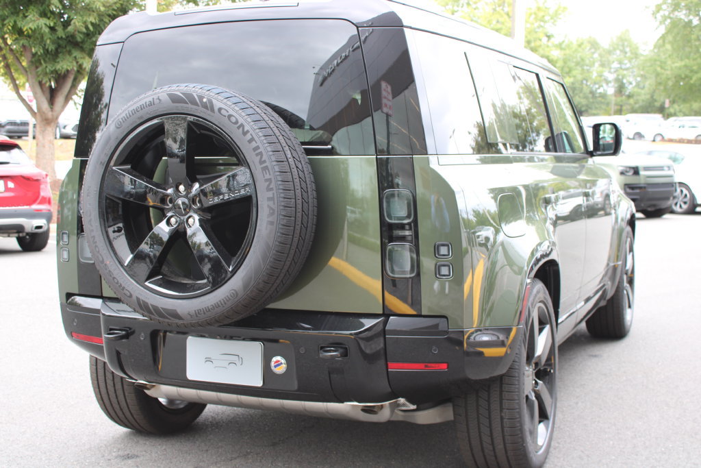 New 2026 Land Rover Defender 110 X-Dynamic SE AWD/4WD image 3