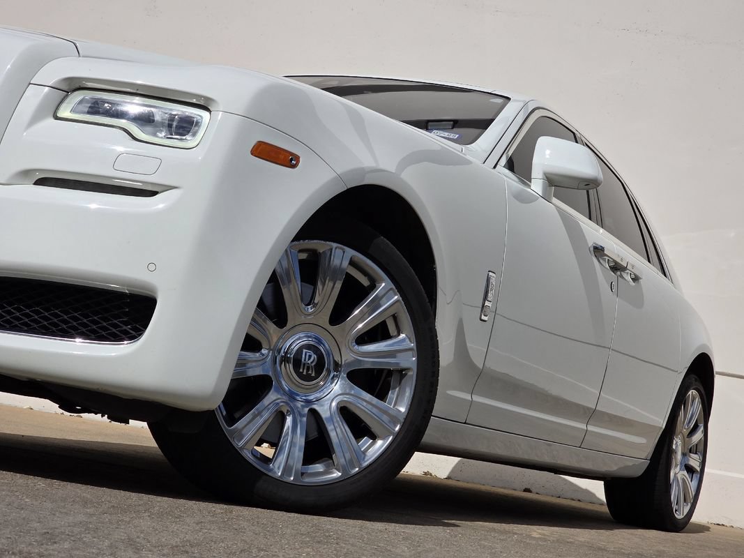 Used 2016 Rolls-Royce Ghost RWD image 9