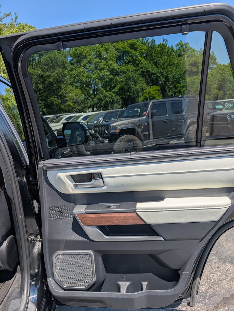 Used 2023 Toyota Sequoia Capstone AWD/4WD image 18