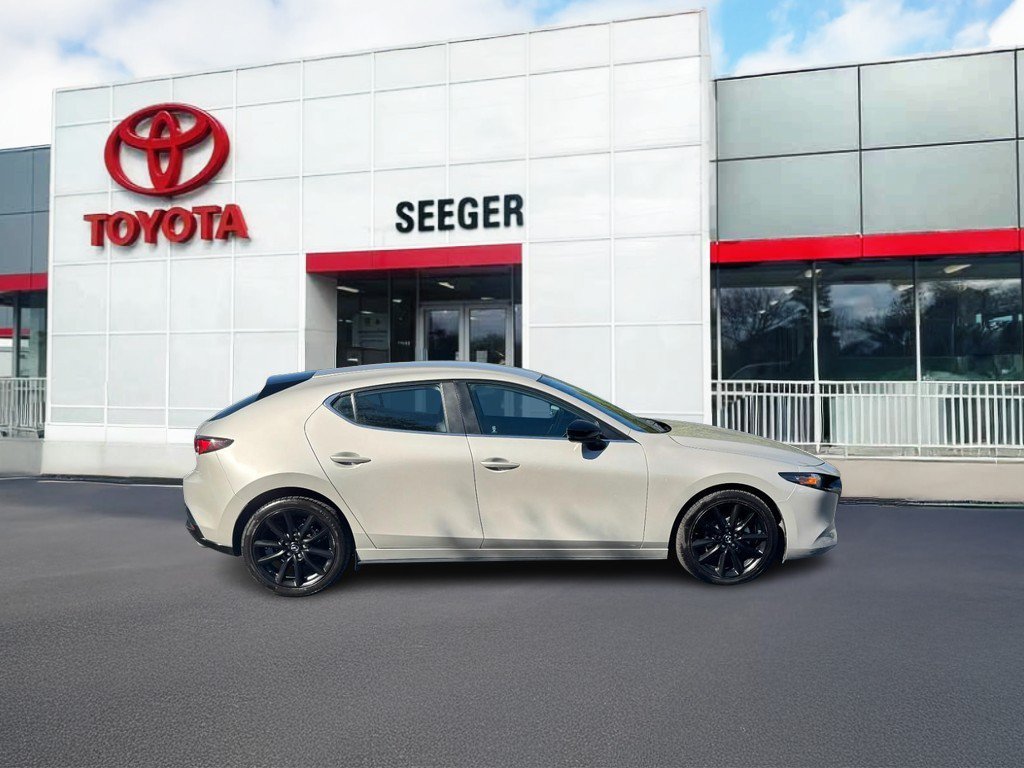 Used 2024 MAZDA MAZDA3 s FWD image 2