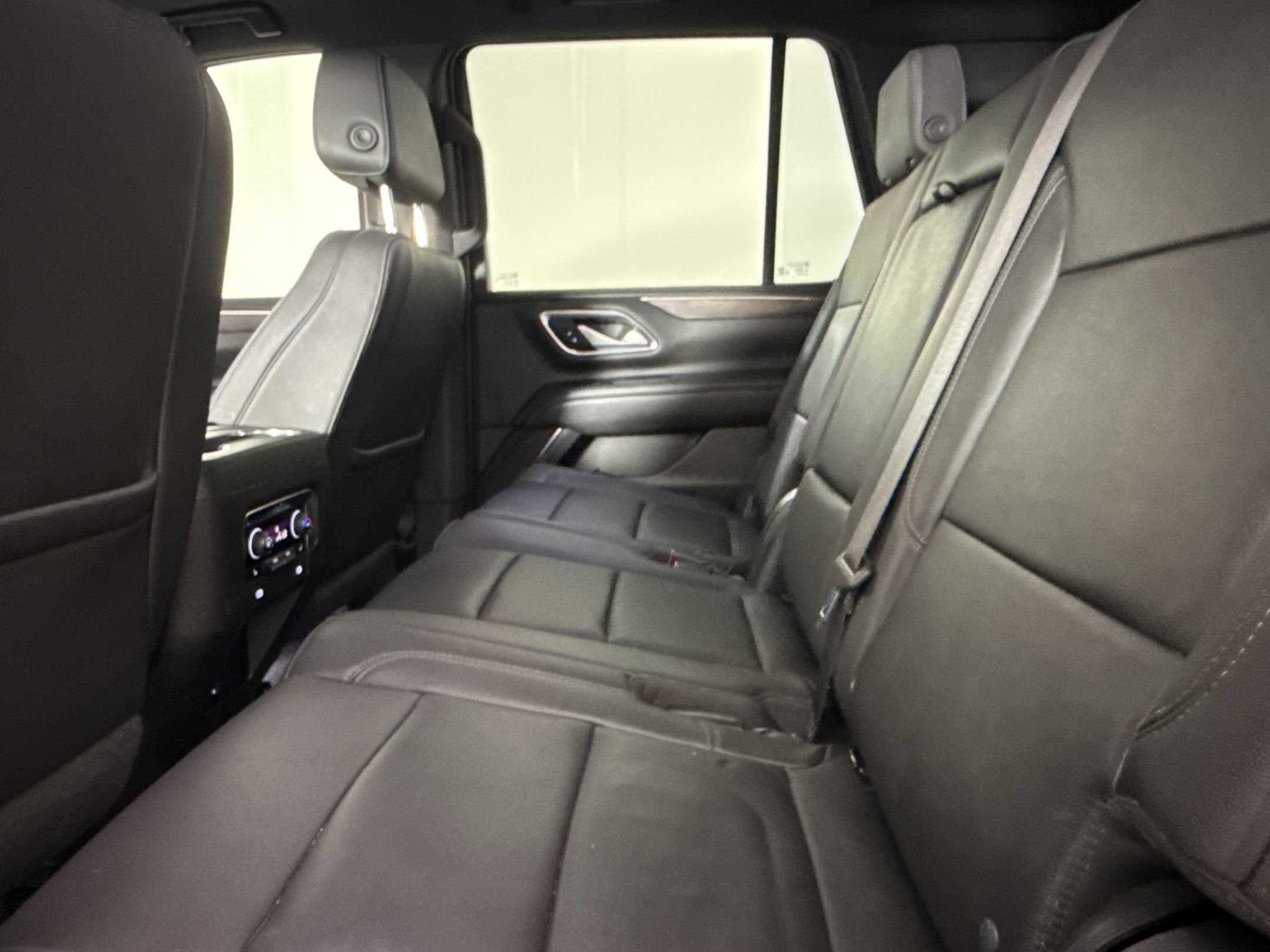 Used 2022 Chevrolet Tahoe Z71 w/ Z71 Off-Road Package AWD/4WD image 22