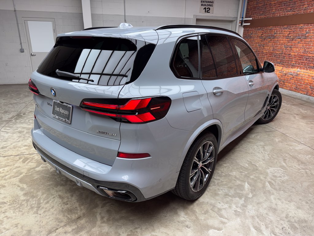 Certified 2026 BMW X5 xDrive40i w/ Executive Package AWD/4WD image 5