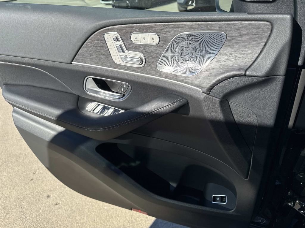 New 2026 Mercedes-Benz GLS 450 4MATIC image 17