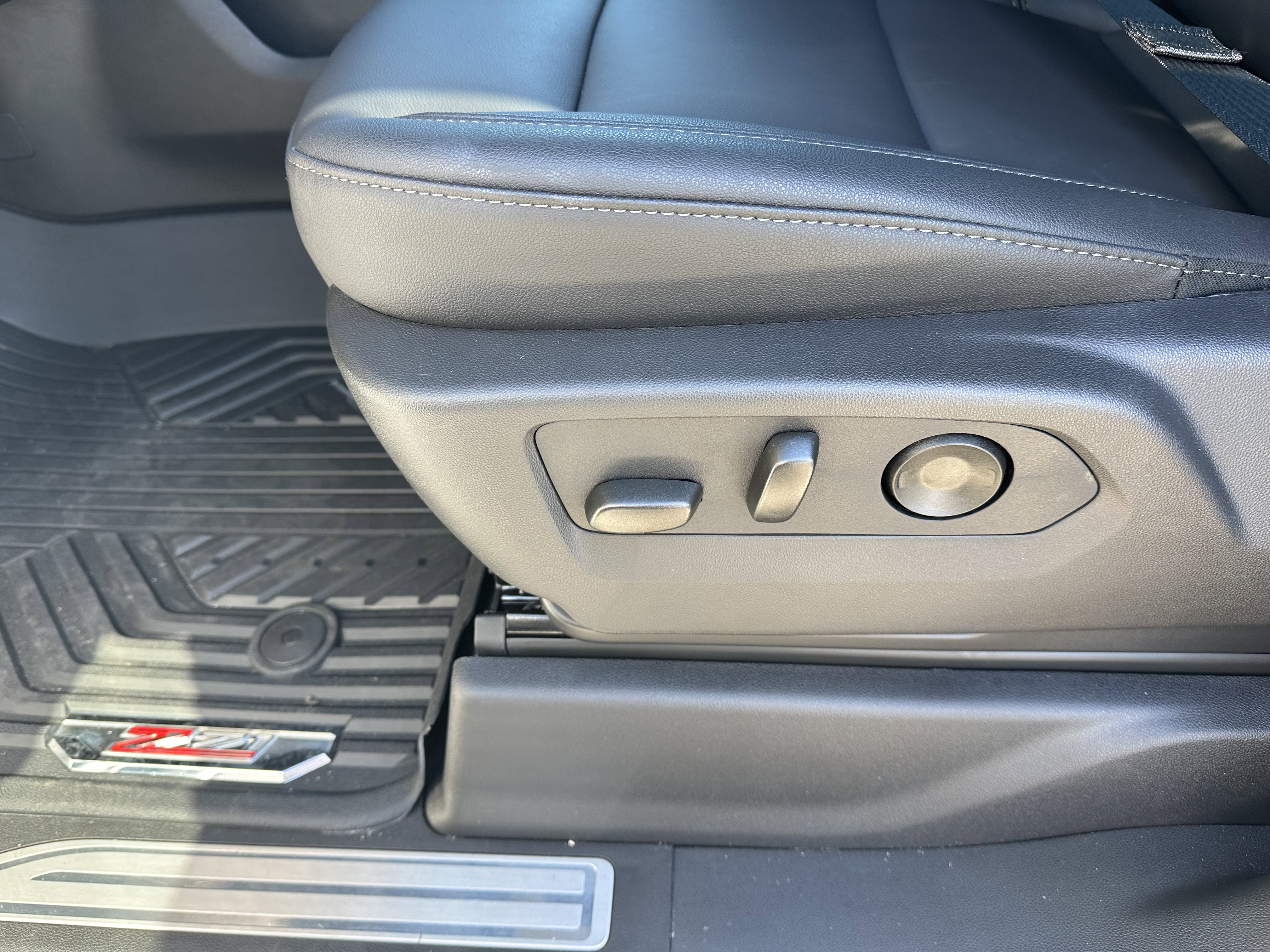 New 2026 Chevrolet Silverado 1500 RST AWD/4WD image 17