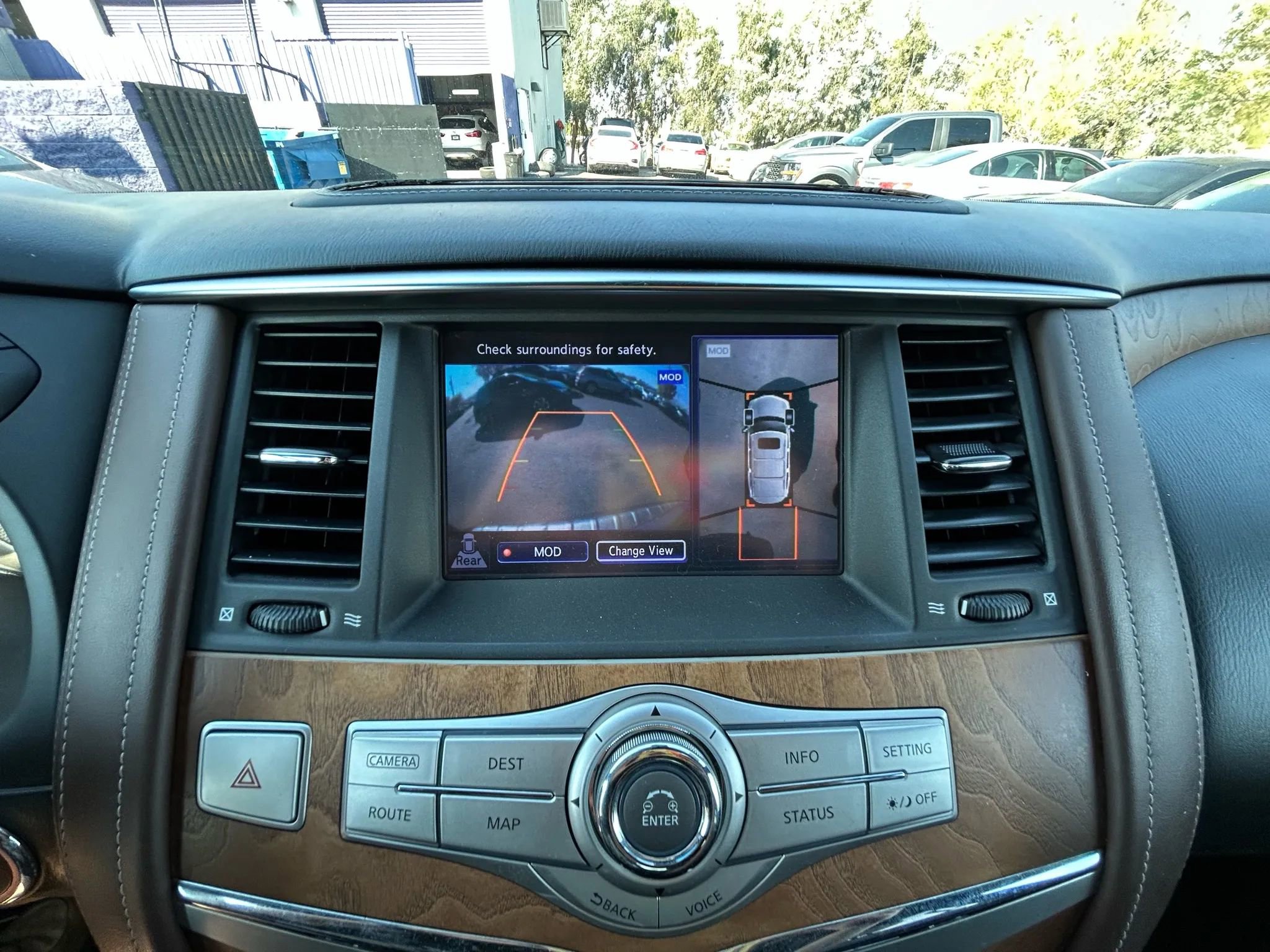 Used 2017 INFINITI QX80 Limited w/ All Season Package image 19