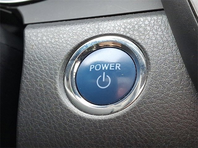 Used 2020 Toyota Camry XLE image 23