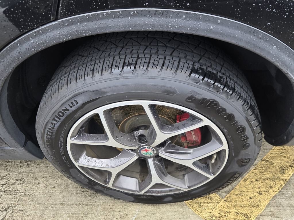 Used 2019 Alfa Romeo Stelvio Ti AWD/4WD image 5