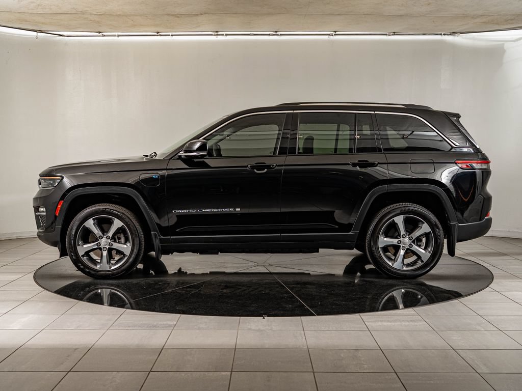 Used 2022 Jeep Grand Cherokee Limited 4xe w/ Luxury Tech Group II AWD/4WD image 8