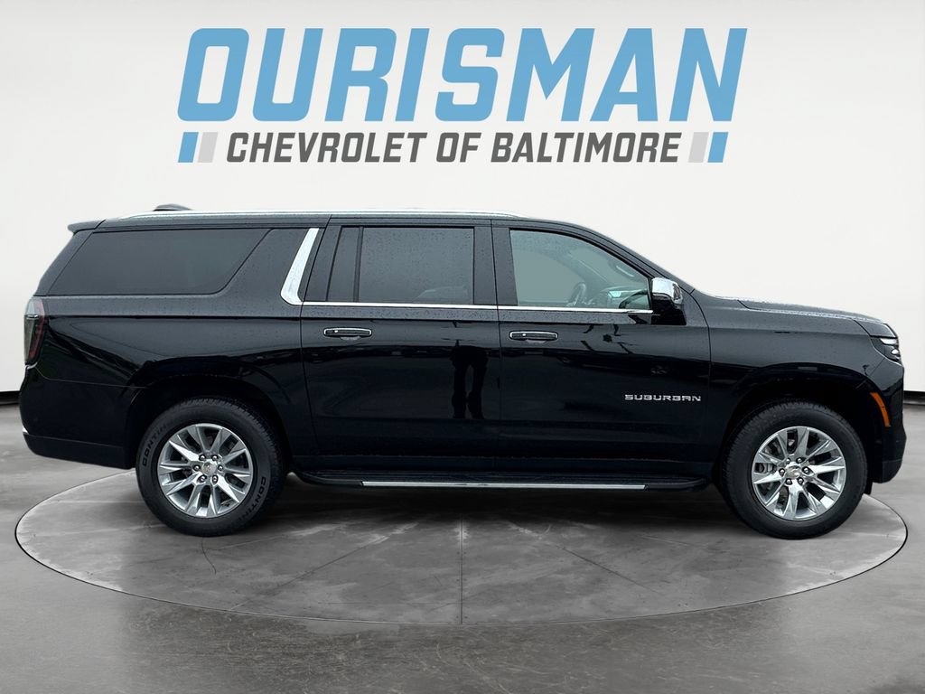 Used 2025 Chevrolet Suburban Premier AWD/4WD image 7