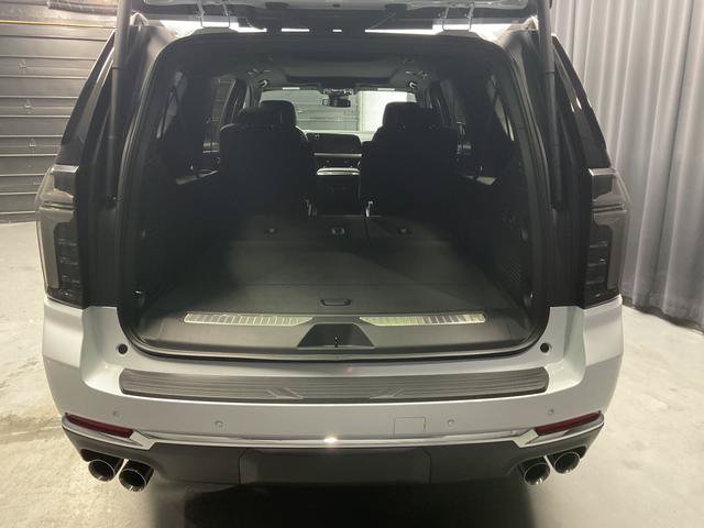 New 2026 Chevrolet Suburban Premier w/ Sun And Tow Package AWD/4WD image 7