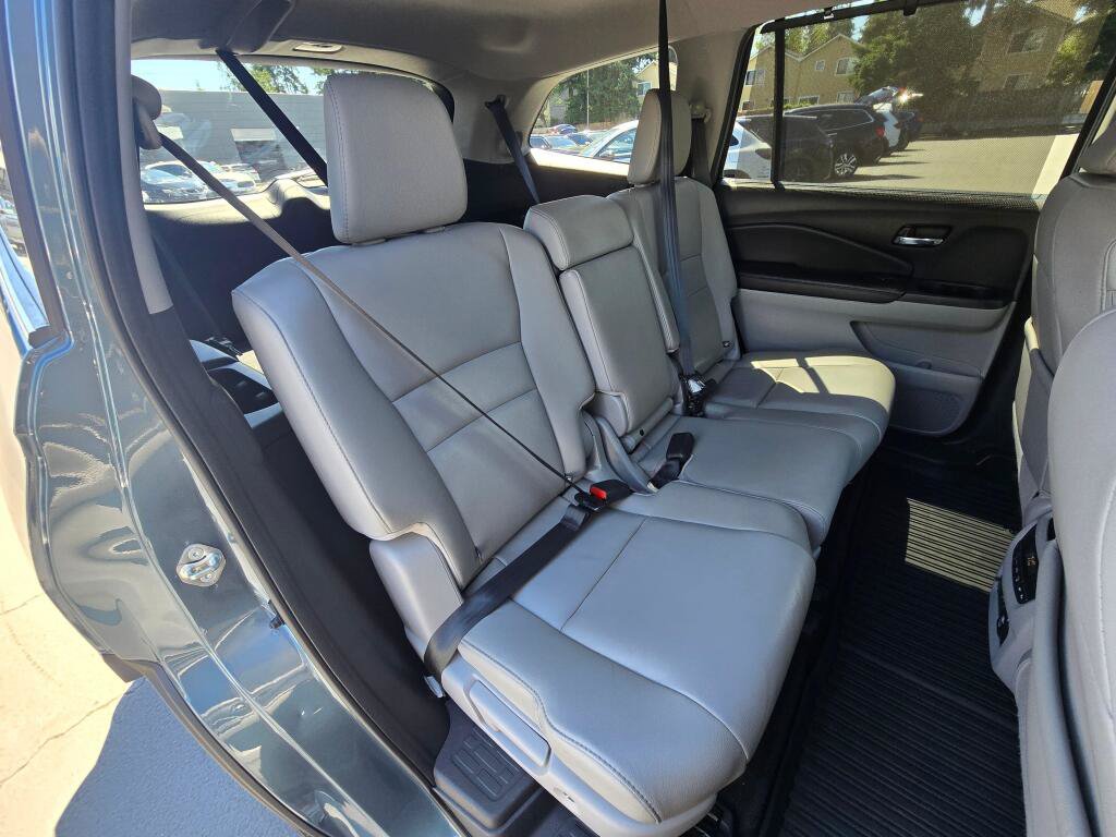 Used 2018 Honda Pilot Touring image 6