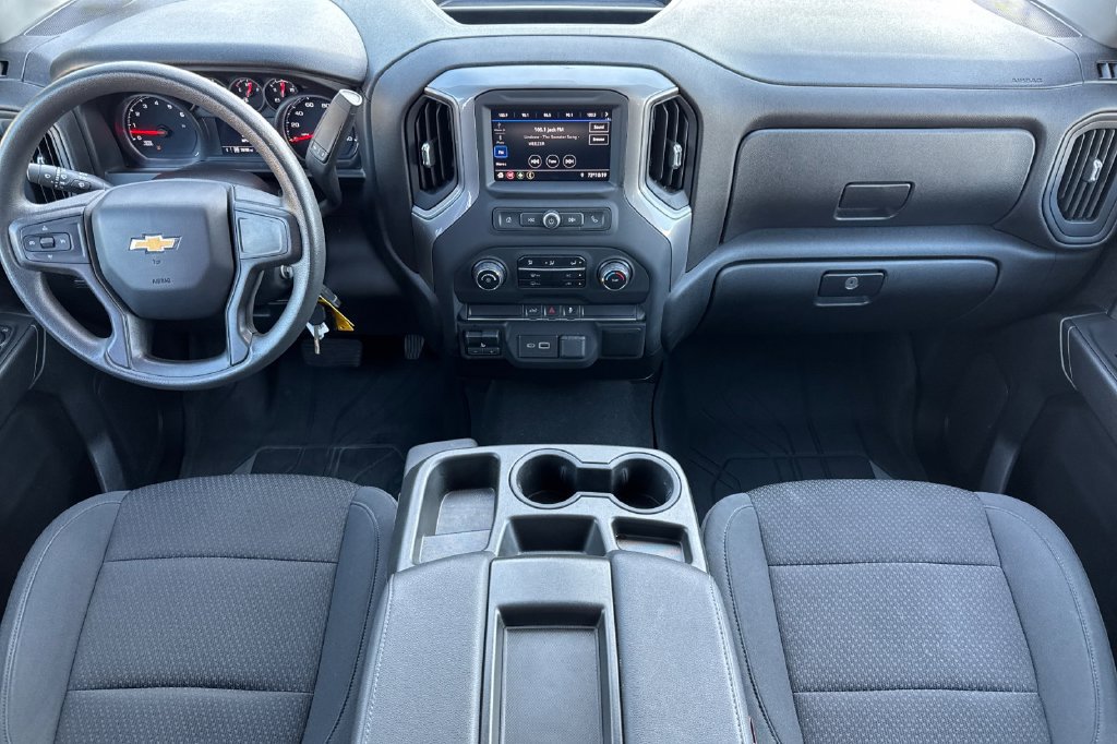 Used 2021 Chevrolet Silverado 2500 Custom w/ Custom Value Package AWD/4WD image 5