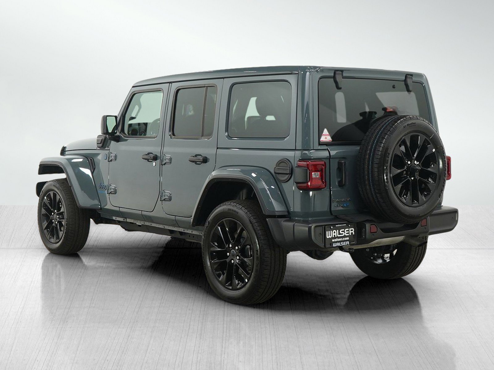 Used 2025 Jeep Wrangler Unlimited Sahara w/ Safety Group image 3