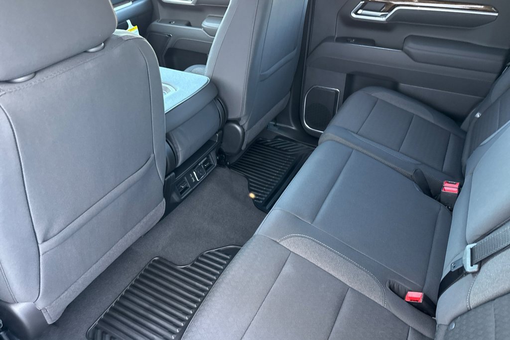 New 2026 GMC Sierra 1500 Elevation image 9