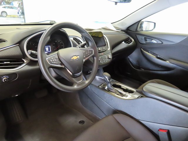 Used 2023 Chevrolet Malibu LT image 4