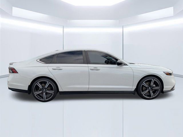Used 2024 Honda Accord Sport image 3