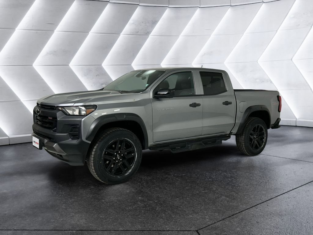 Used 2024 Chevrolet Colorado Trail Boss w/ Technology Package AWD/4WD image 3