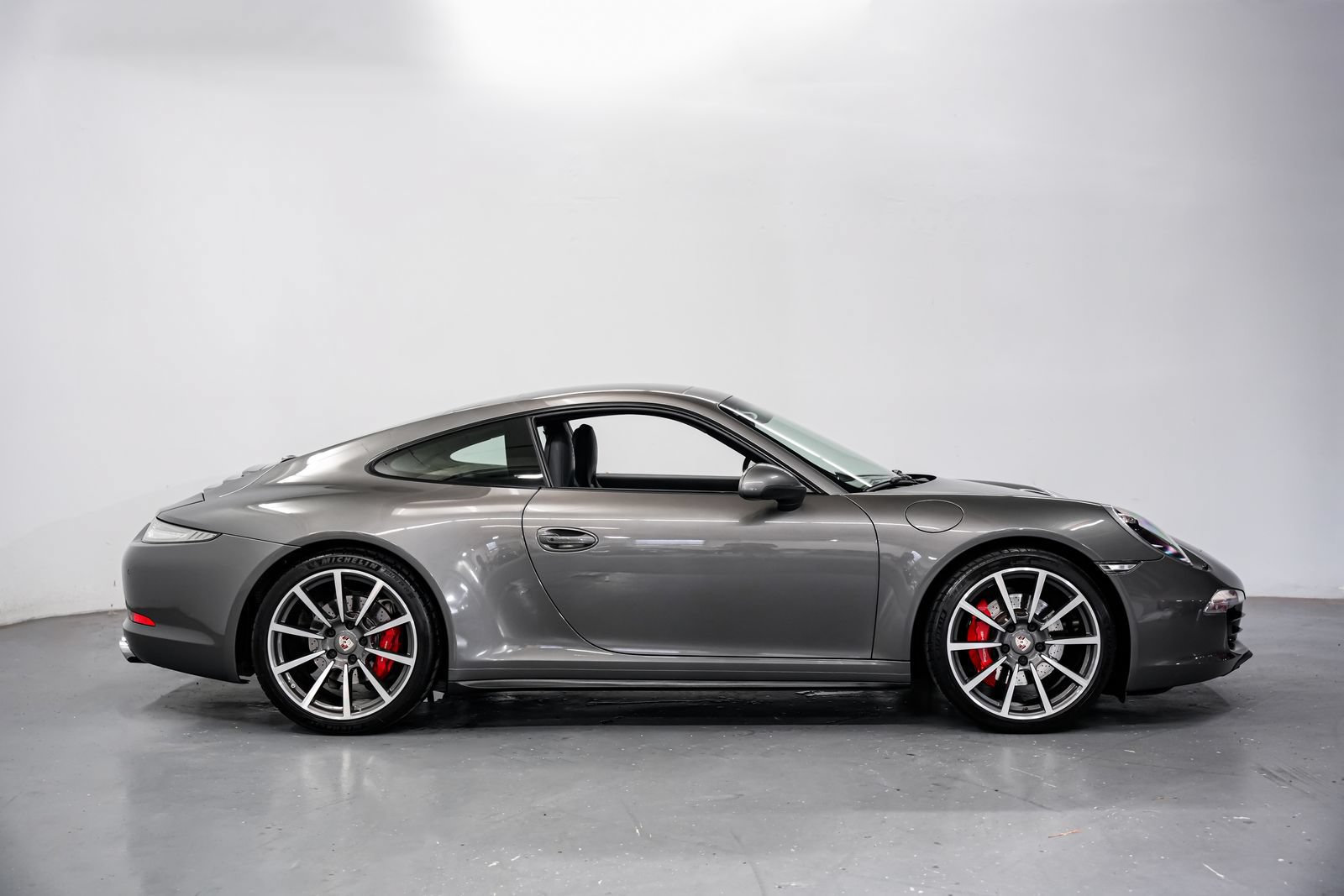 Used 2013 Porsche 911 Carrera 4S AWD/4WD image 2