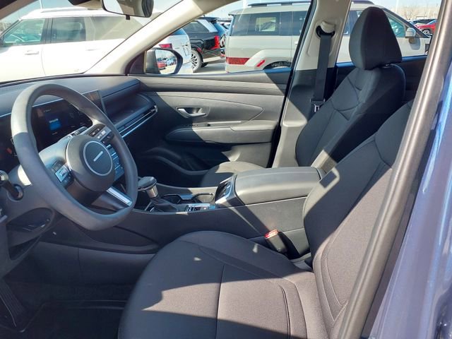 Certified 2025 Hyundai Tucson SE image 9