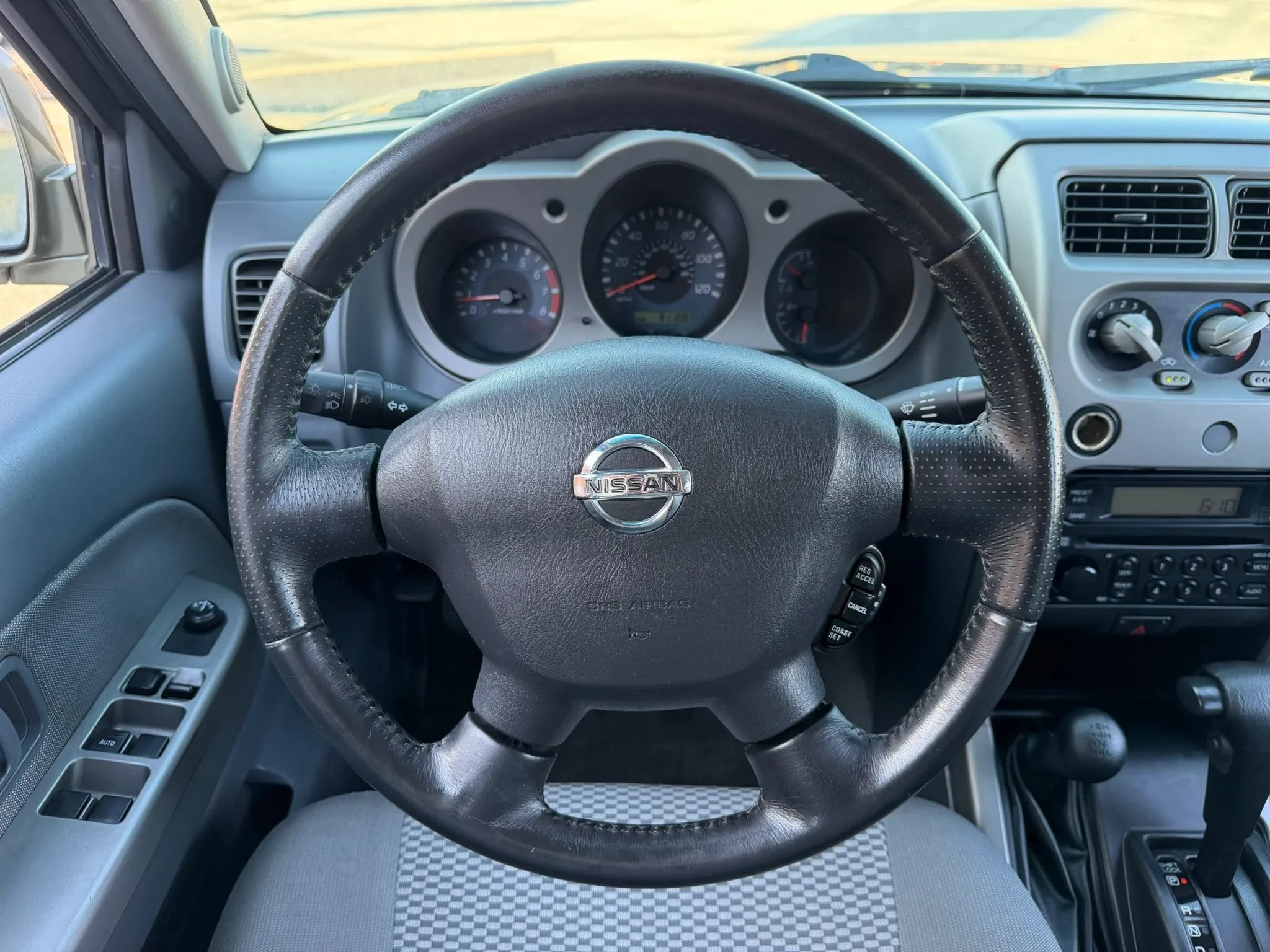 Used 2002 Nissan Frontier SE AWD/4WD image 11