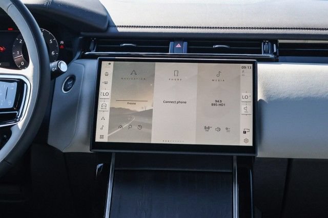 Certified 2026 Land Rover Range Rover Velar Dynamic SE AWD/4WD image 19