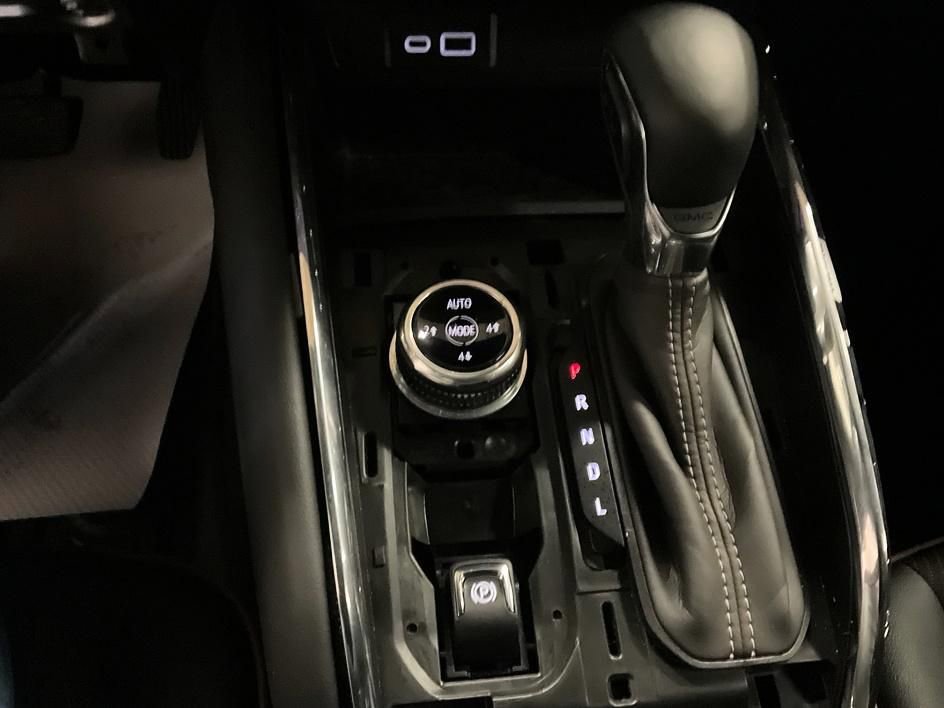 Used 2024 GMC Canyon AT4 w/ Canyon Safety Plus Package image 20