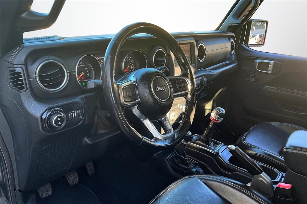 Used 2020 Jeep Gladiator Overland w/ LED Lighting Group image 15