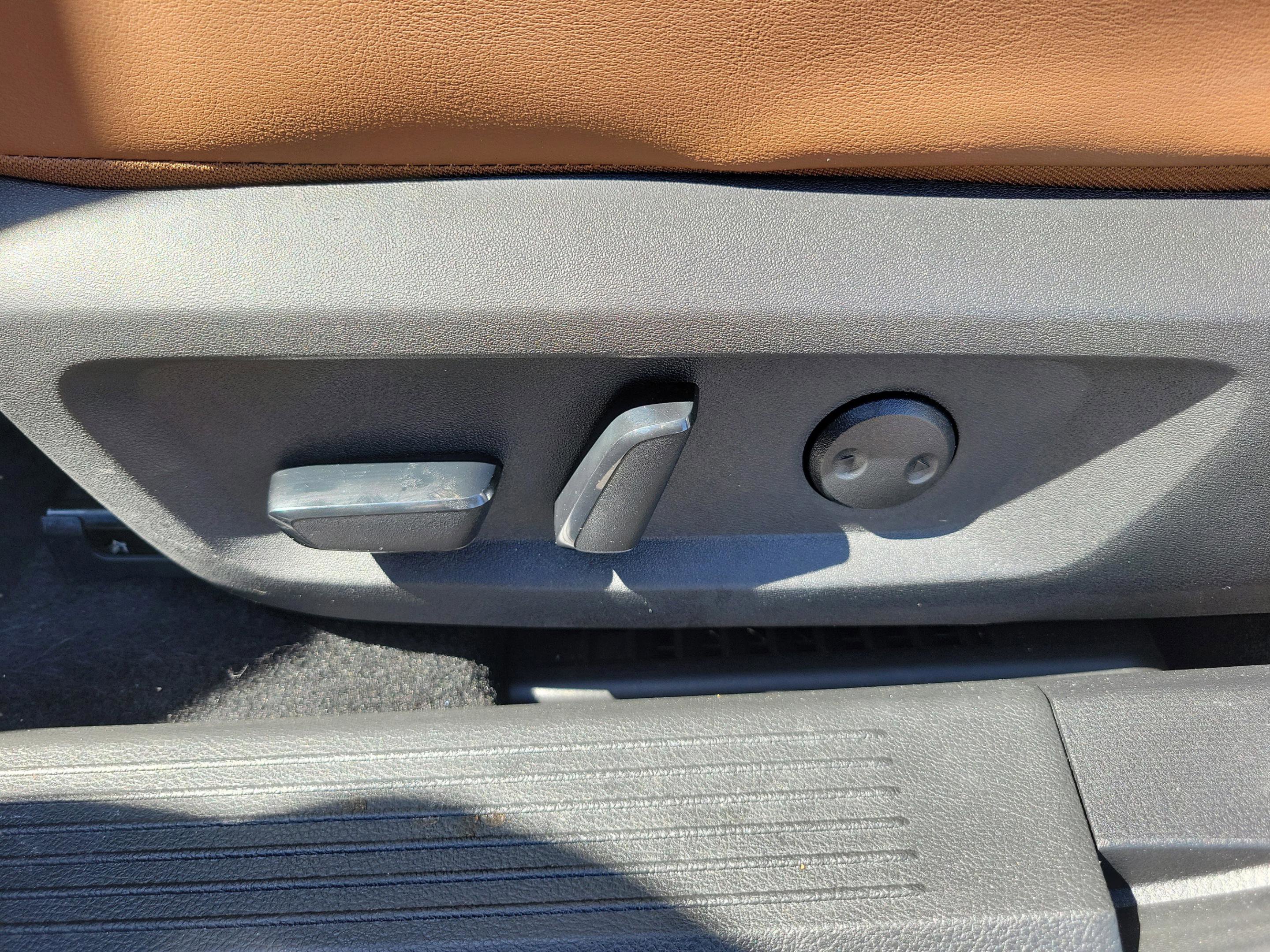 Used 2024 Nissan Rogue Platinum w/ Platinum Premium Package image 26