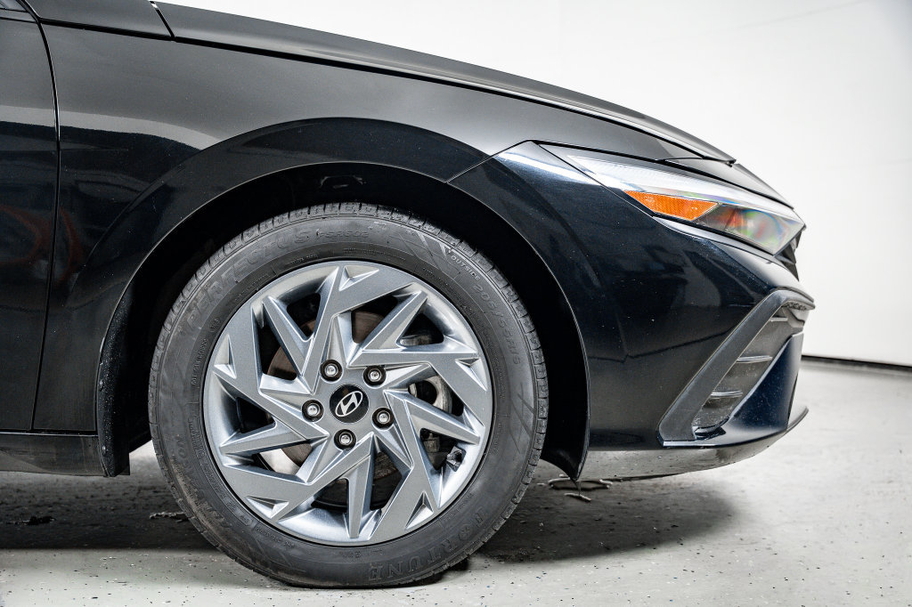 Certified 2024 Hyundai Elantra SEL FWD image 4
