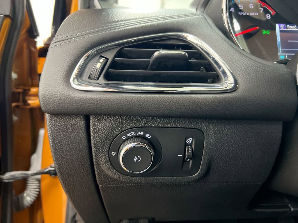 Used 2017 Chevrolet Cruze Premier FWD image 19