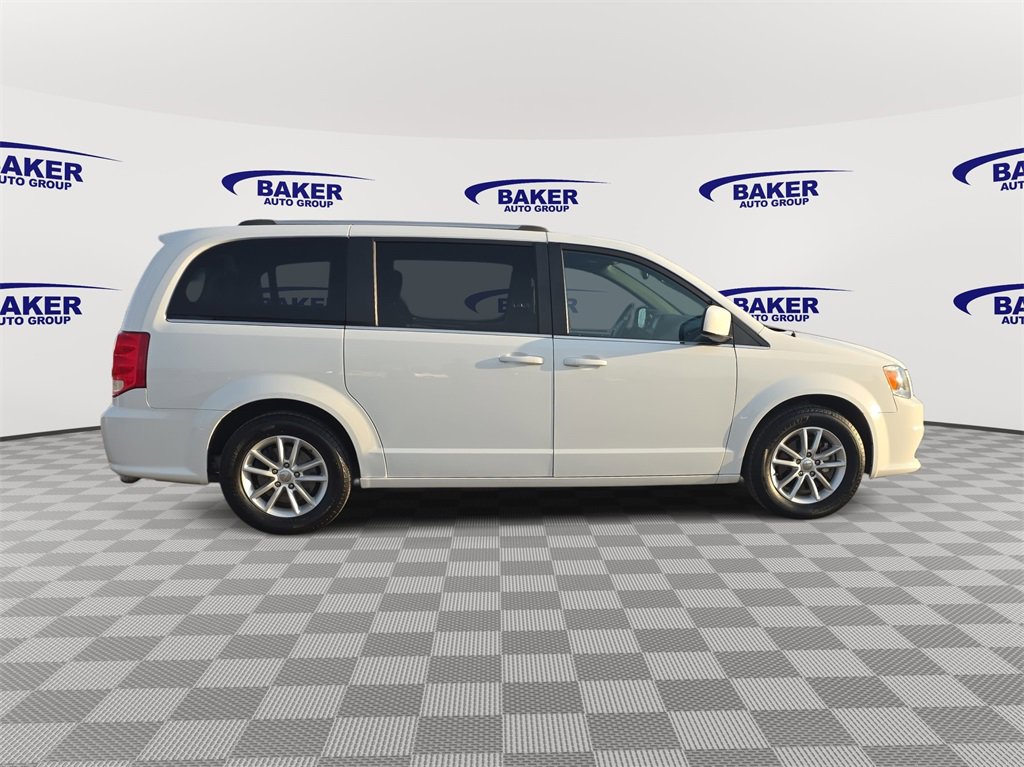 Used 2019 Dodge Grand Caravan SXT image 4