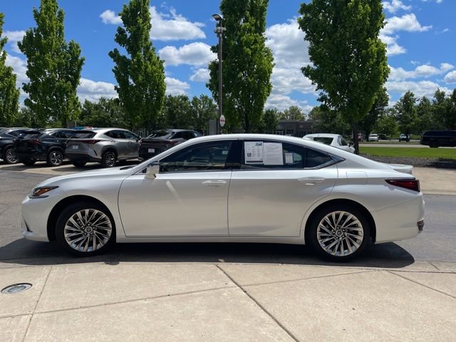 Used 2023 Lexus ES 300h Ultra Luxury w/ Accessory Package (Z1) FWD image 6