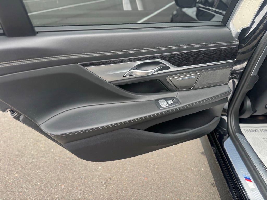 Used 2018 BMW 750i xDrive image 33