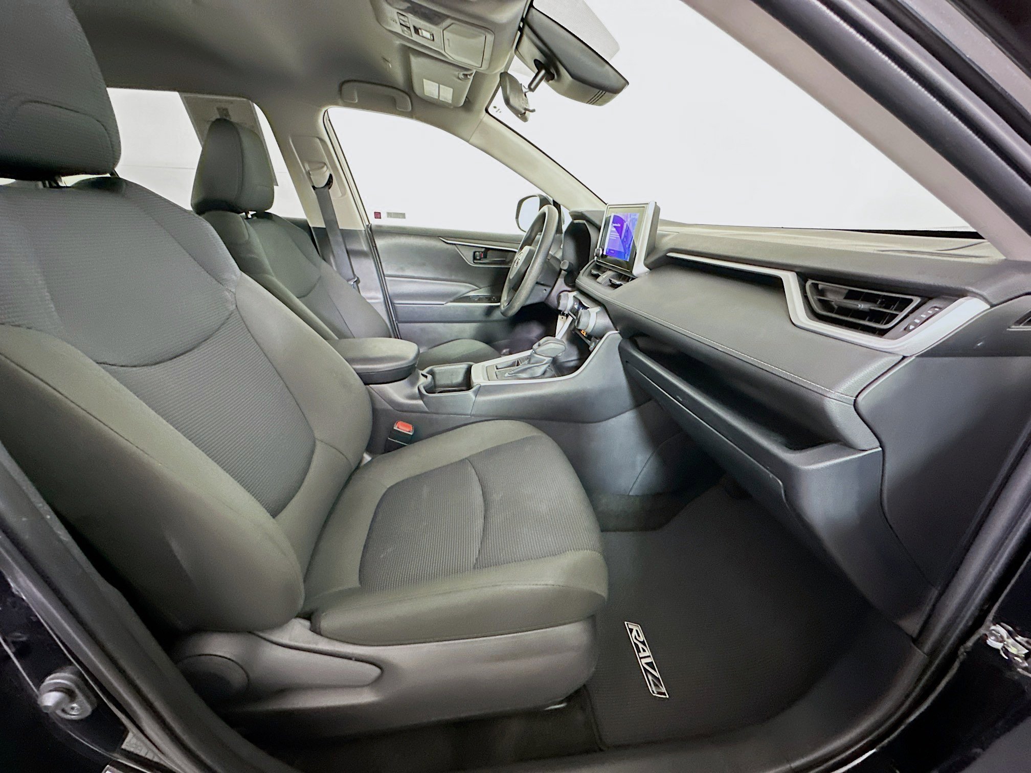 Used 2025 Toyota RAV4 LE image 29