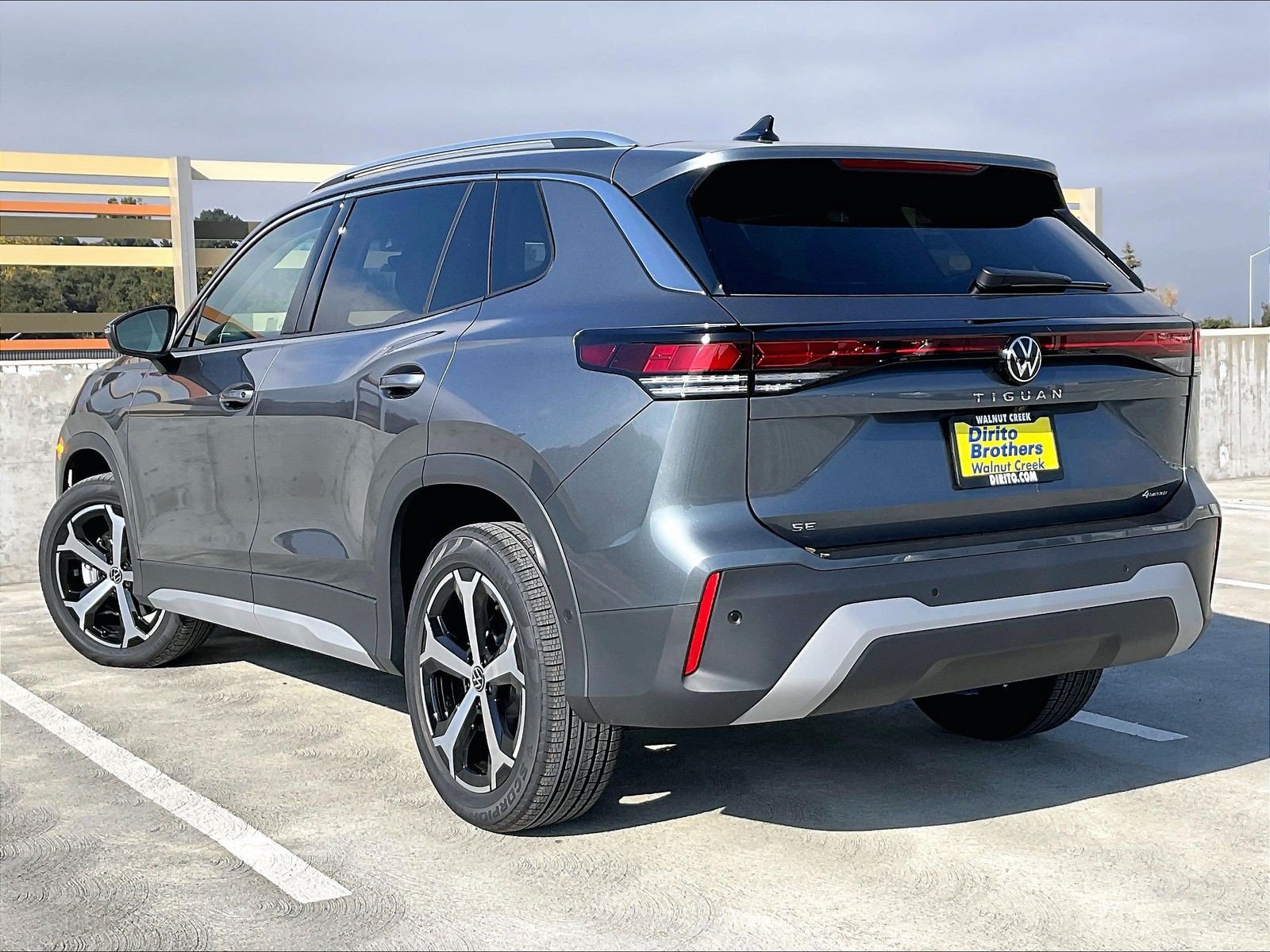 New 2026 Volkswagen Tiguan SE AWD/4WD image 2