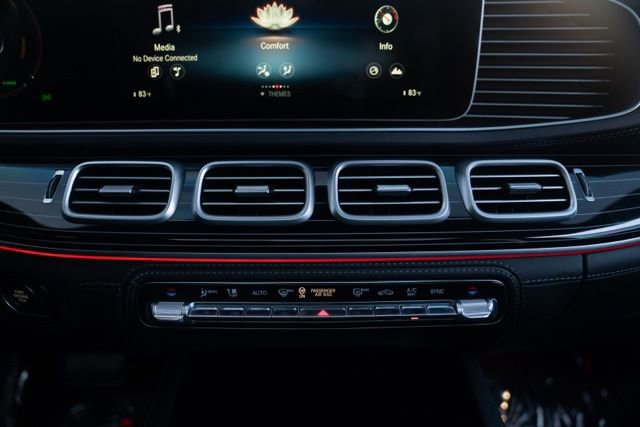 Used 2021 Mercedes-Benz Maybach GLS 600 4MATIC image 34