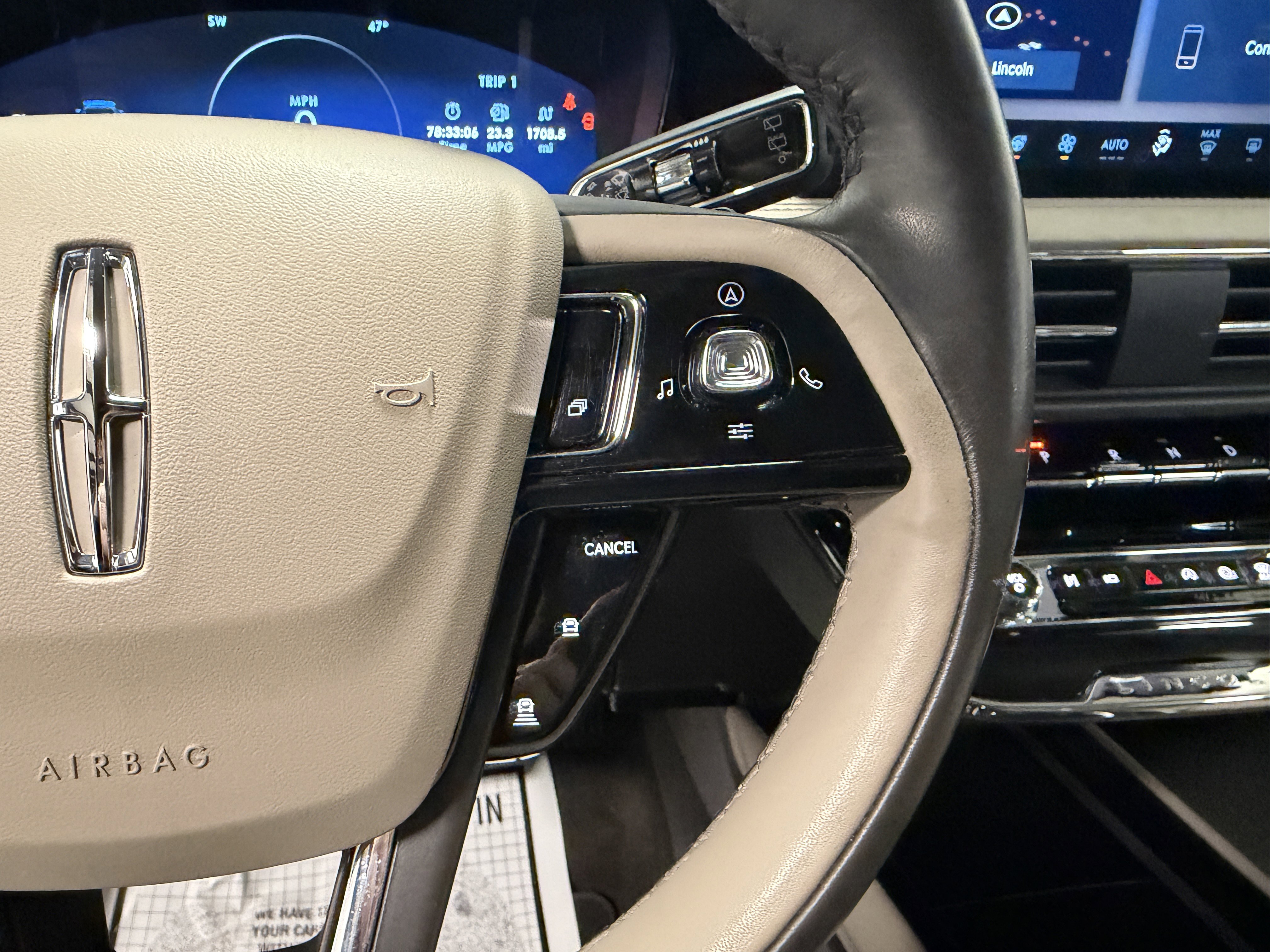 Used 2023 Lincoln Corsair Reserve w/ Equipment Group 201A image 14