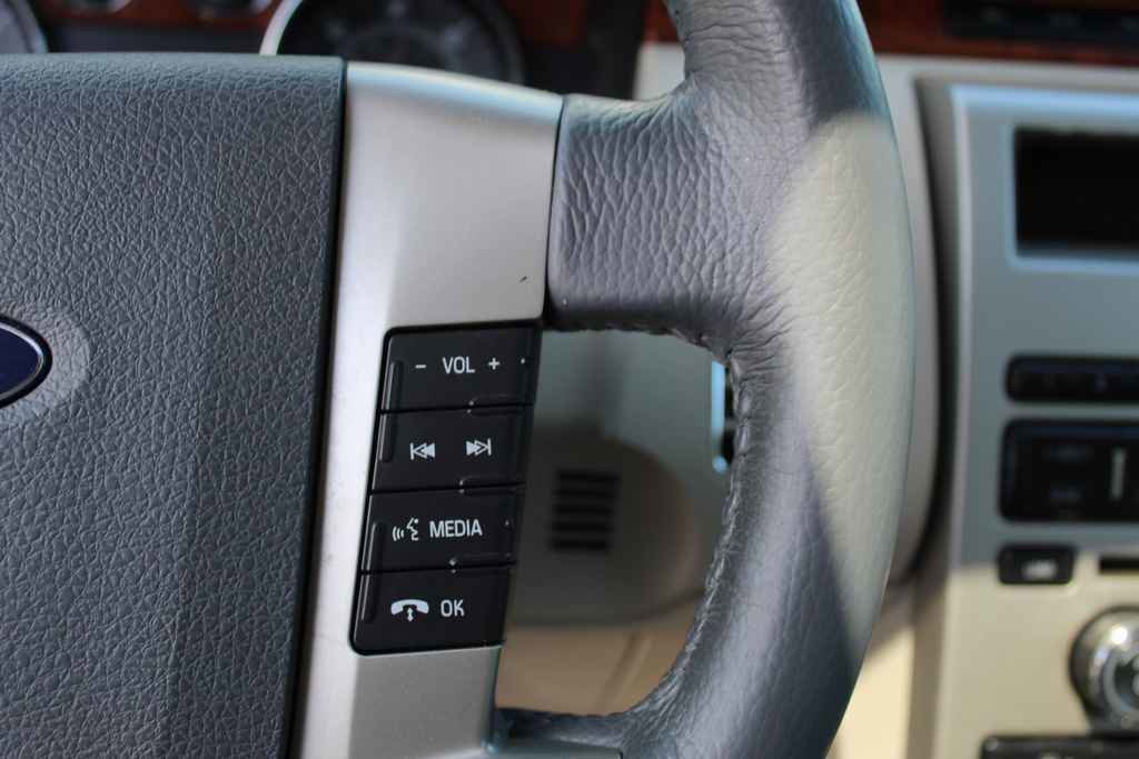 Used 2009 Ford Flex Limited image 17