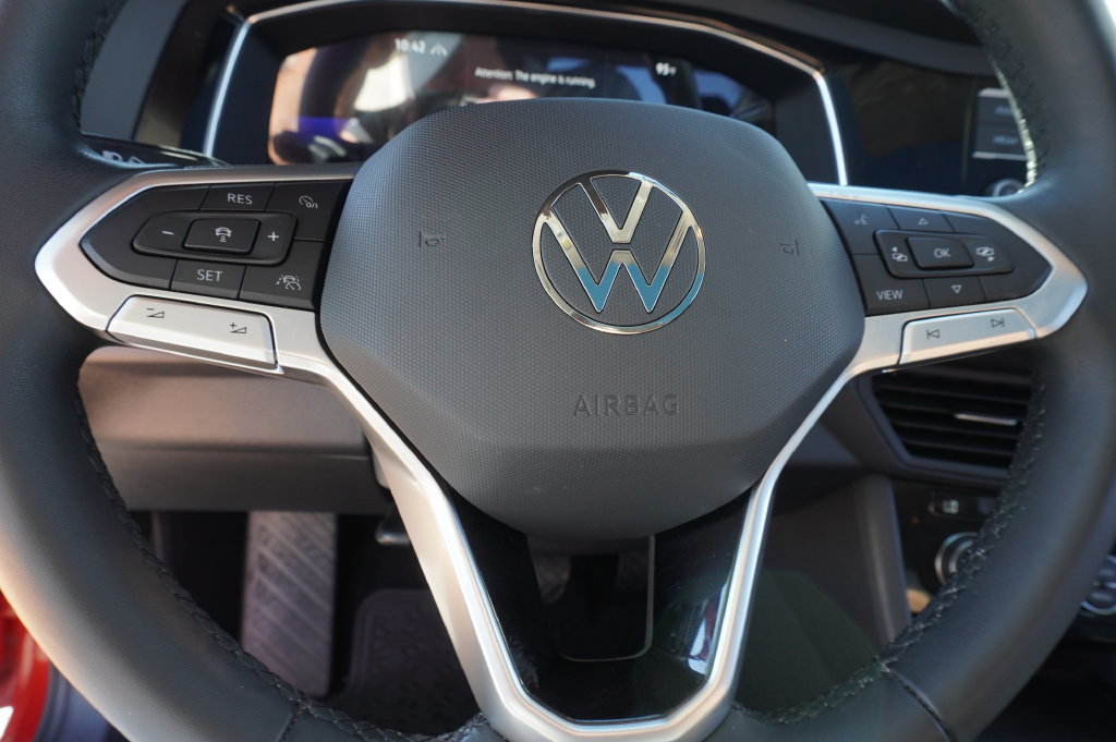Used 2023 Volkswagen Jetta SE FWD image 18