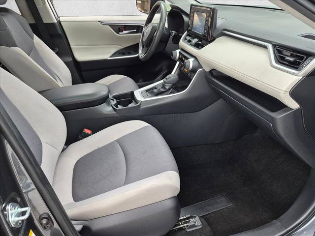 Used 2019 Toyota RAV4 XLE w/ Convenience Package FWD image 21