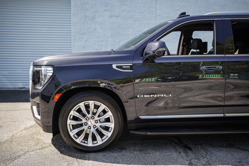 Used 2024 GMC Yukon Denali w/ Advanced Technology Package AWD/4WD image 11