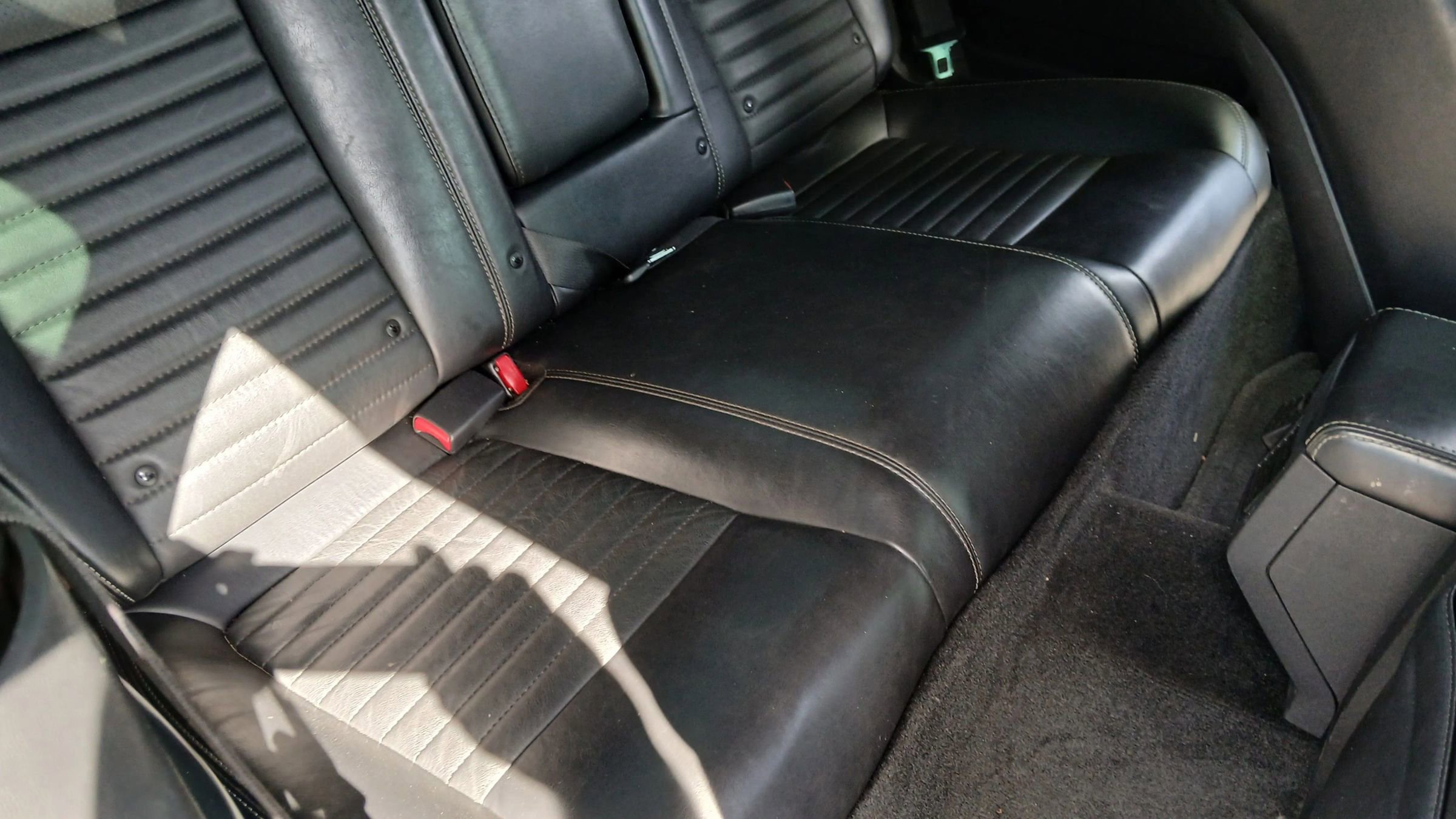 Used 2012 Dodge Challenger R/T RWD image 18