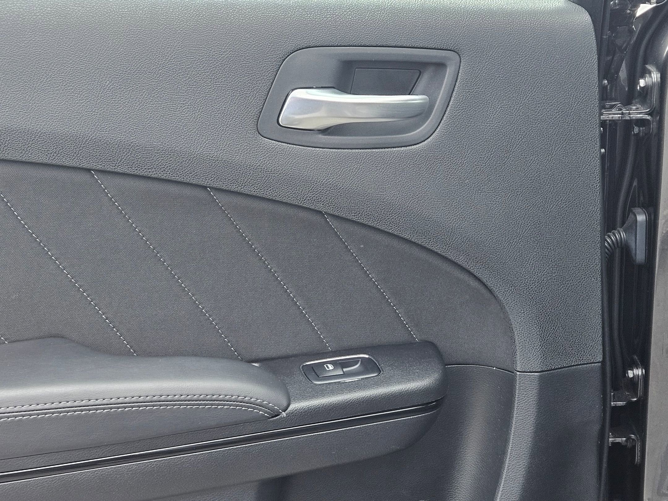 Used 2022 Dodge Charger SXT w/ Blacktop Package image 24