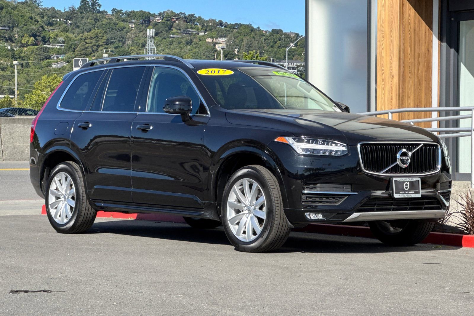 Used 2017 Volvo XC90 T6 Momentum AWD/4WD image 9