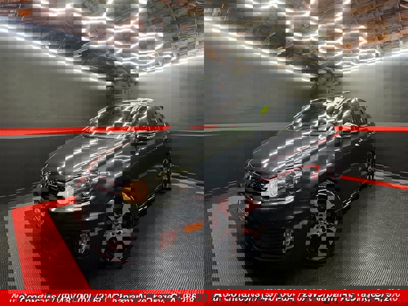 Used 2012 Volkswagen Golf 4-Door image 2