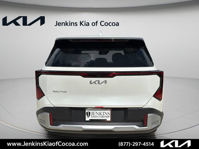 Used 2027 Kia Seltos LX FWD image 6