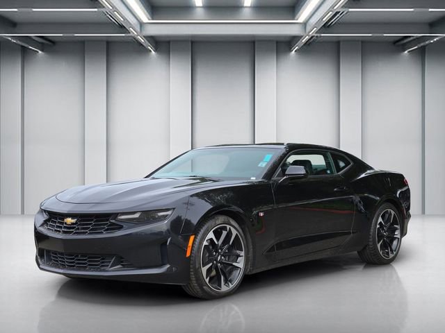 Used 2021 Chevrolet Camaro LT w/ Technology Package image 8
