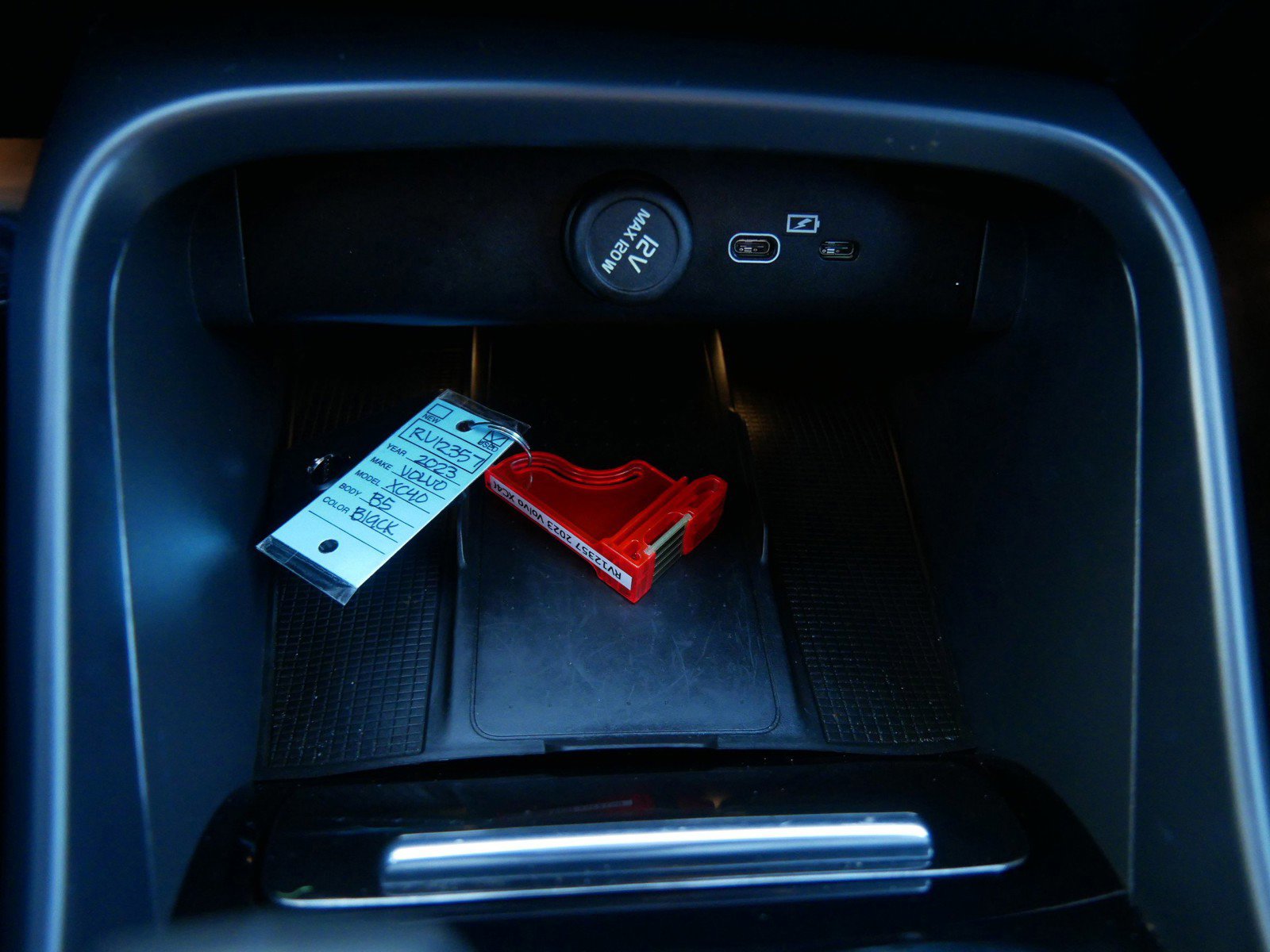 Certified 2023 Volvo XC40 Recharge Ultimate image 19